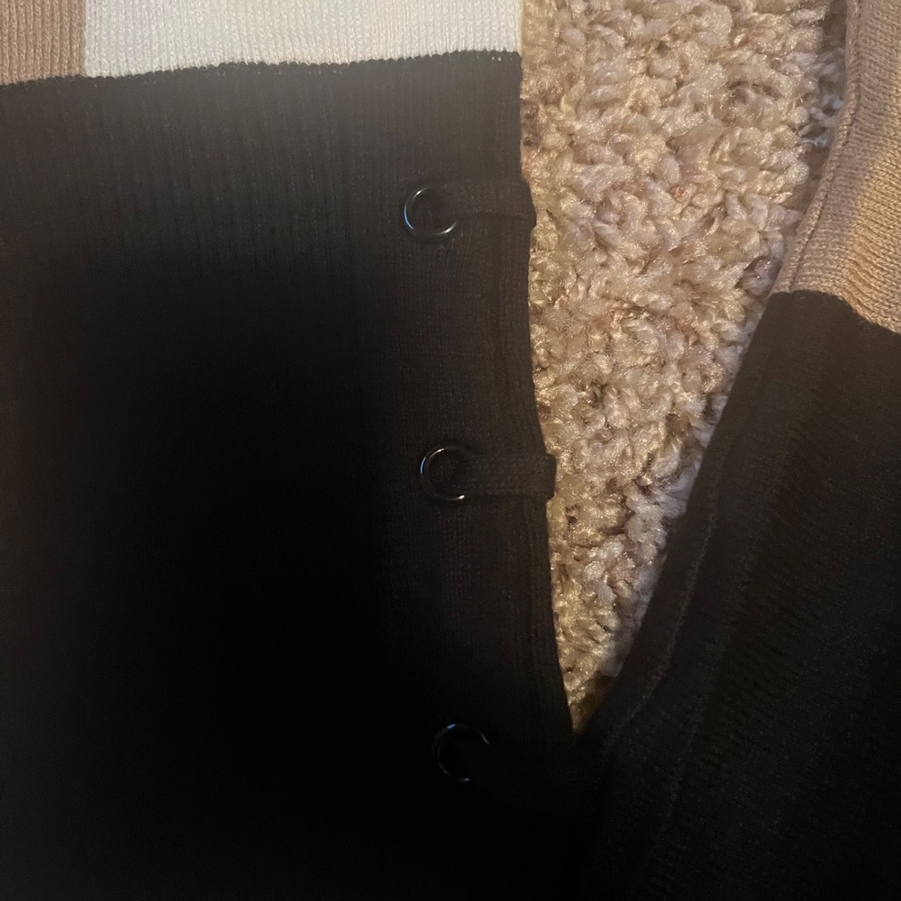 Color block sweater - Picture 5 of 5
